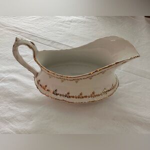 Homer Laughlin Hudson Gravy Boat Beautiful Porcelain w/Gold Accents